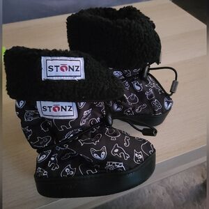 Stonz booties with liner. Size Large